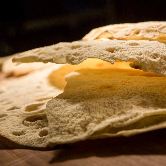 Pane Guttiau – Traditional Sardinian Flatbread with Olive Oil (250g)  Tipico - La Buona Sardegn  Bread, Crackers & Taralli PaccoItaliano.co.uk