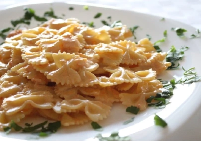 Farfalle Pasta with Salmon Cream