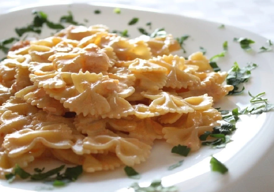 Farfalle Pasta with Salmon Cream